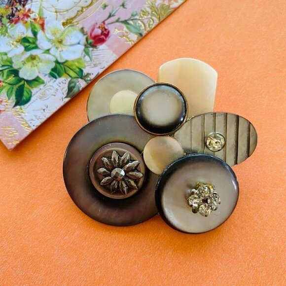 Vintage Jewelry - Vintage Button Cluster Abalone Shell Repurposed Brooch Pin